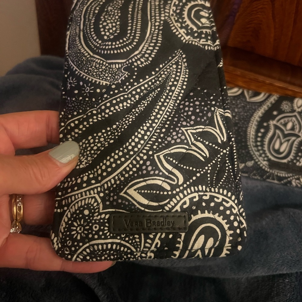 Vera Bradley Stellar Paisley 2 Piece Set, Checkbook Cover/Pouch, excellent cond. - Picture 2 of 9